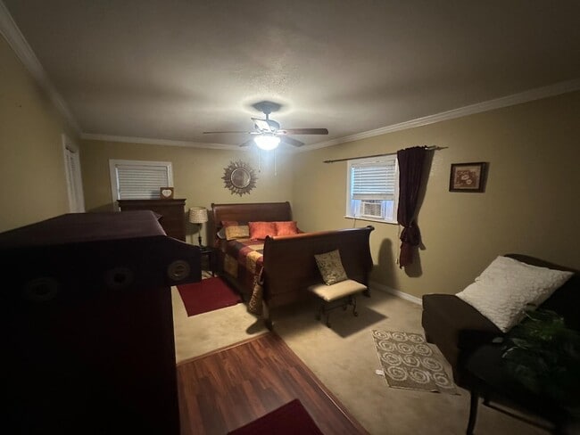 Building Photo - 2312 Hillwood Dr E