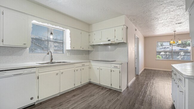 Building Photo - 1003 Pear Tree Ln