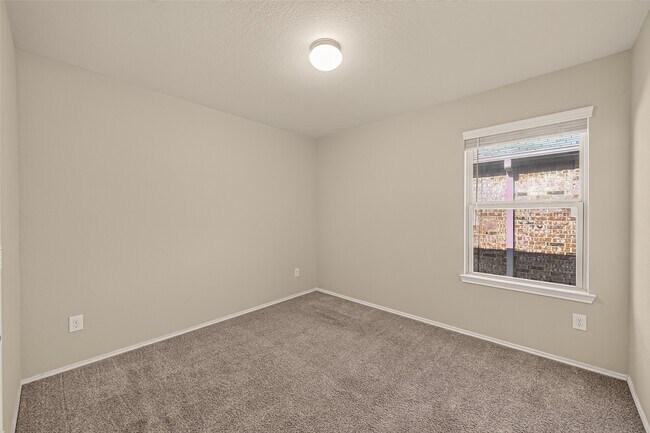 Building Photo - 21422 Chester Cliff Ln