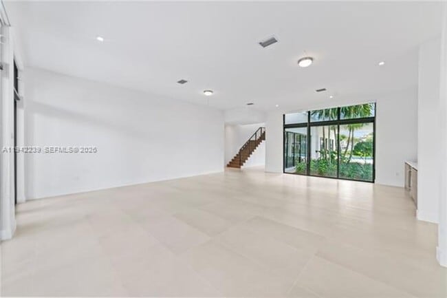 Building Photo - 16680 Botaniko Dr N