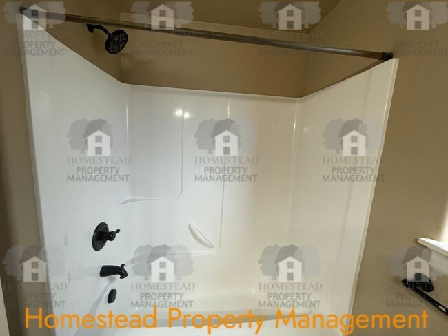 Building Photo - Single level, 3 bedroom house in desired neighborhood of Keizer!