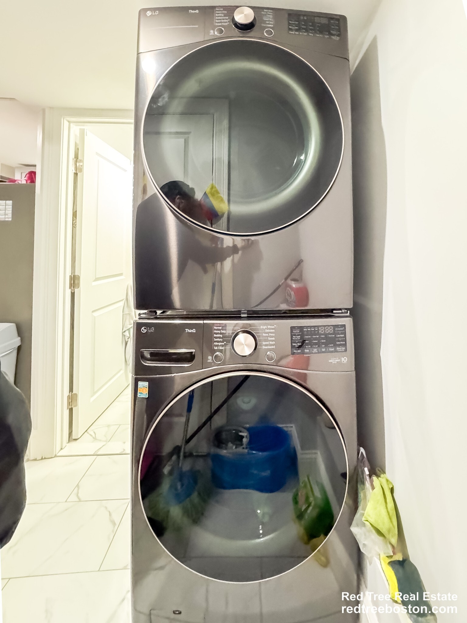 Building Photo - 62 Hecla St