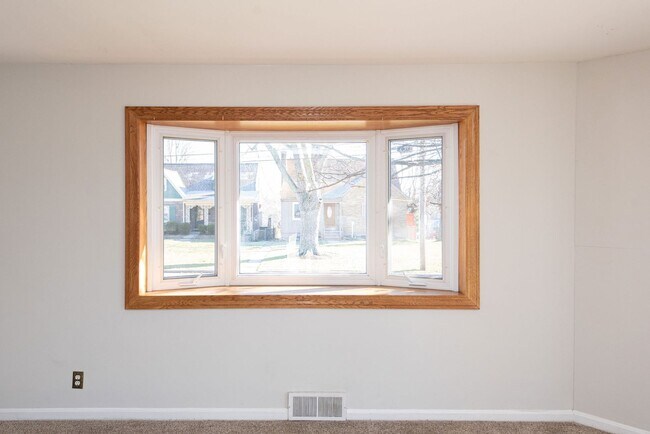 Building Photo - 3071 Neisel Ave