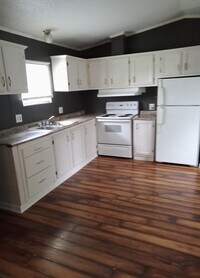 Building Photo - Chris McG 692