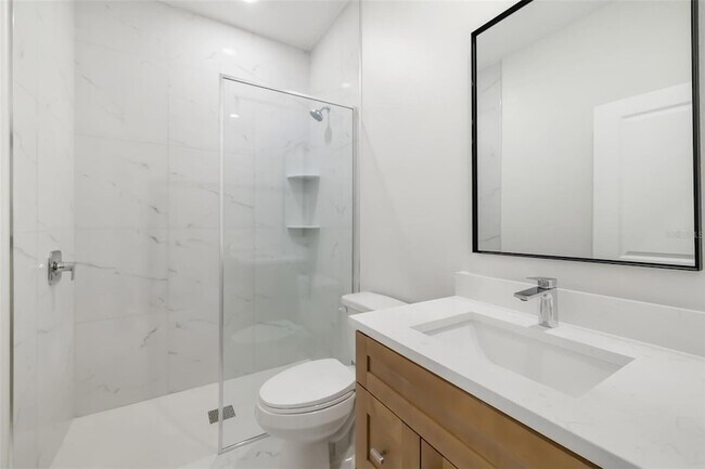 Building Photo - 118 Ruby Ave N