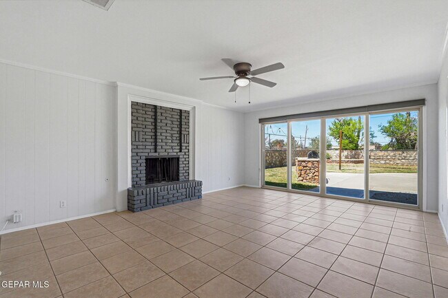 Building Photo - 809 Del Mar Dr