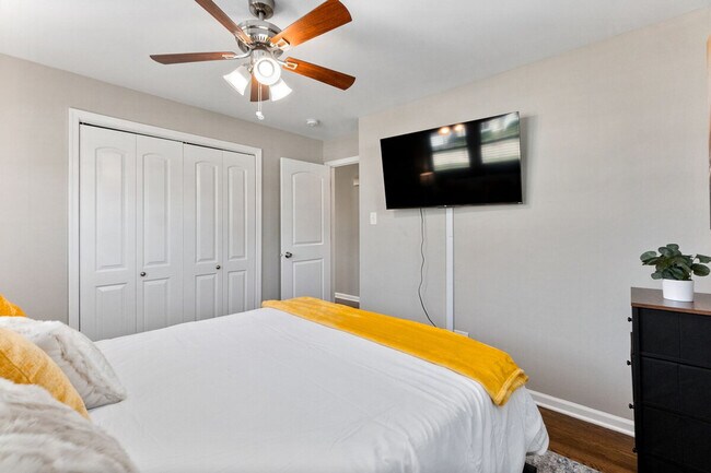 Building Photo - 6911 W 87th St