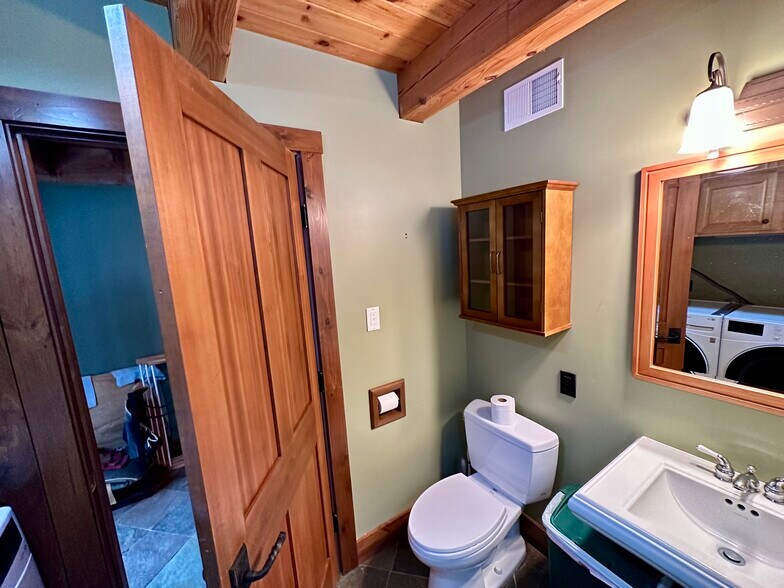 Building Photo - 475 Black Bear Holw