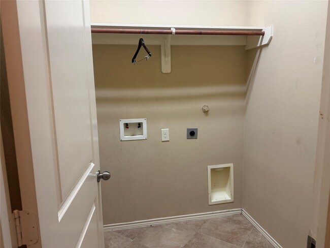 Building Photo - 10919 Starling Creek Dr