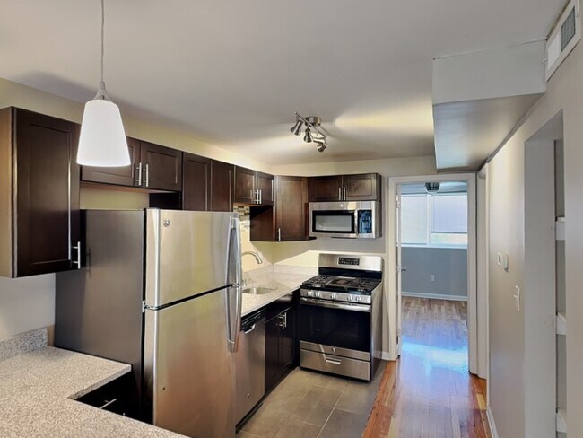 Building Photo - Lantern Square Apartments-A3