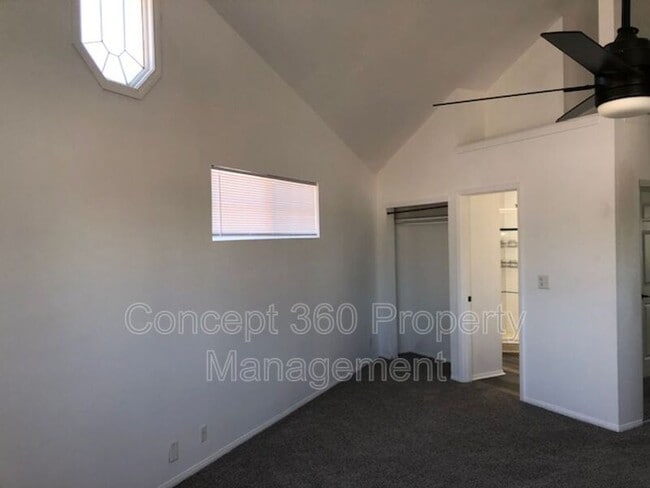 Building Photo - 4517 E Lavante St