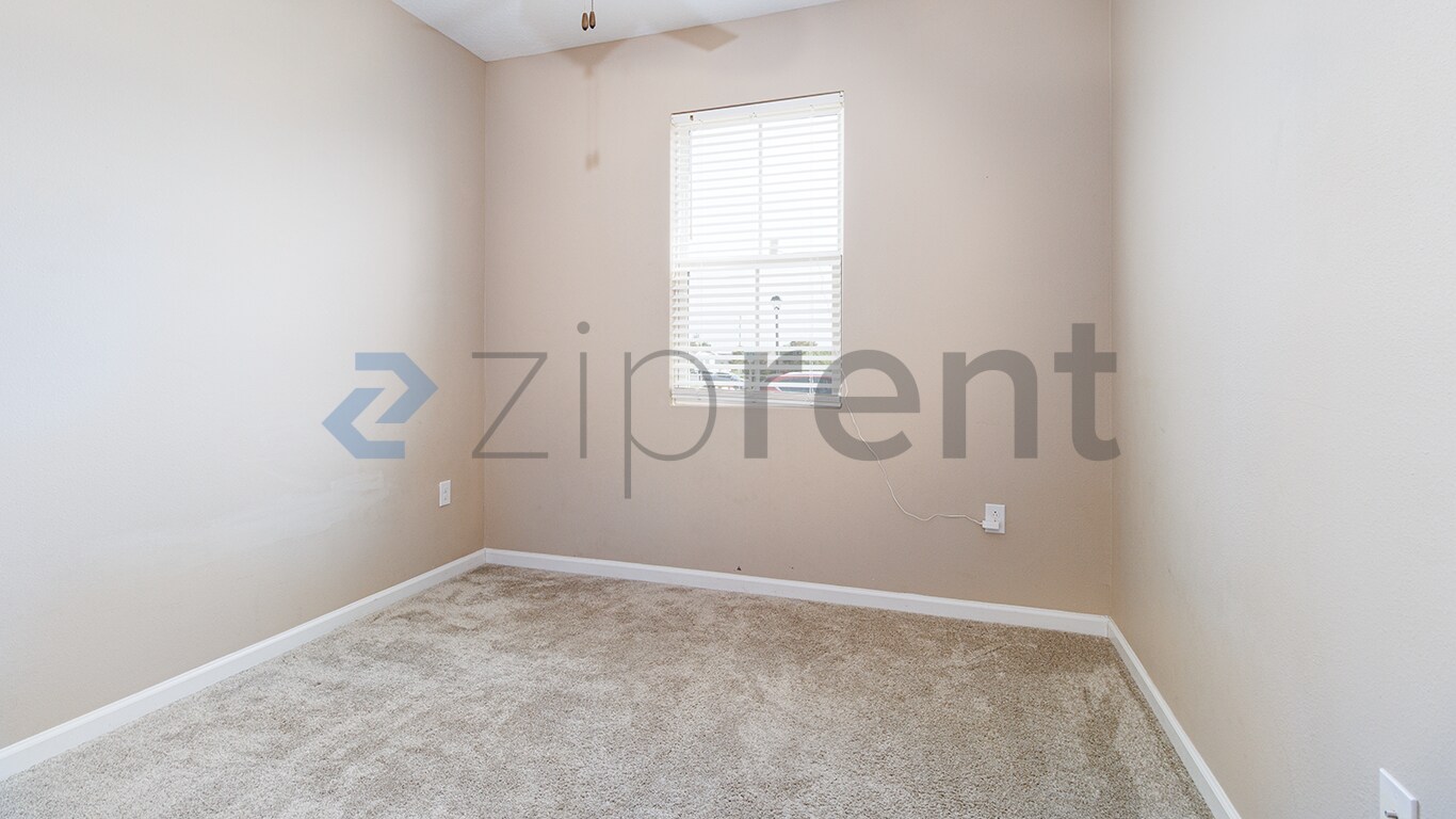 Building Photo - 1709 Hilltop Dr