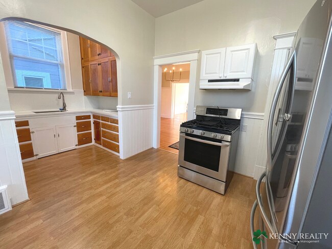 Building Photo - Spacious 4BR/2BA in Mission Terrace – San Francisco