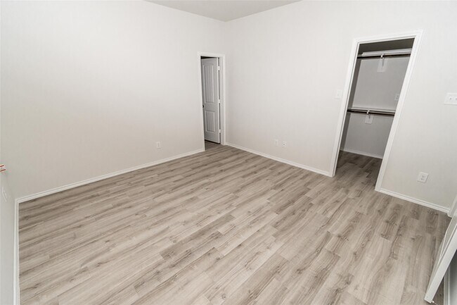 Building Photo - 17350 Cuthbert St