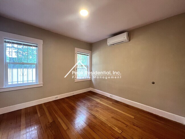 Building Photo - 2974 32nd St