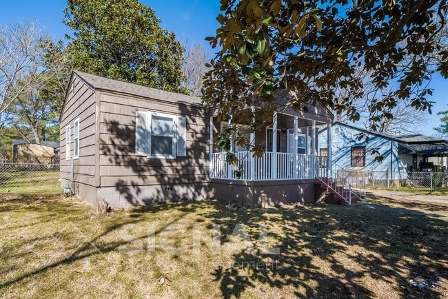 Building Photo - 5832 Court Q