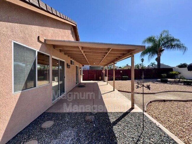 Building Photo - 27081 School Park Dr