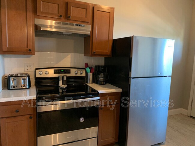 Building Photo - 1651 S Spring Ave