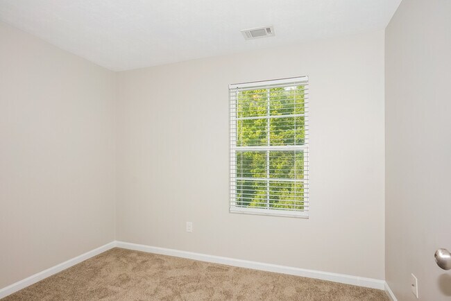Building Photo - 2201 Grove Landing Way