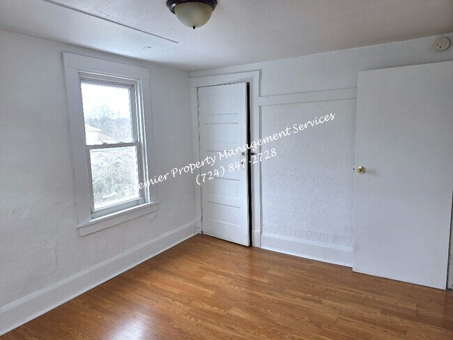 Building Photo - 307 Todd St