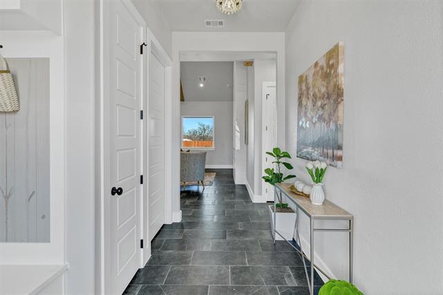 Building Photo - 520 Highview Ct