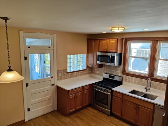 Building Photo - 3108 N 78th Ct