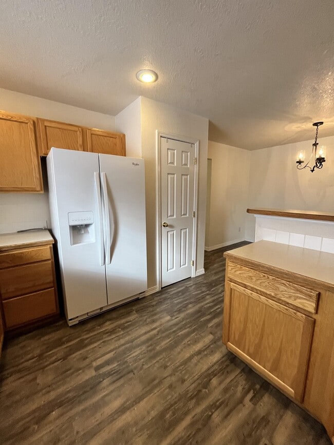 Building Photo - 950 Gregory Ln