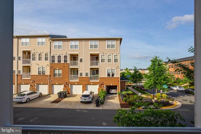 Building Photo - 15426 Rosemont Manor Dr