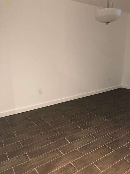 Building Photo - 5 Paerdegat 15th St