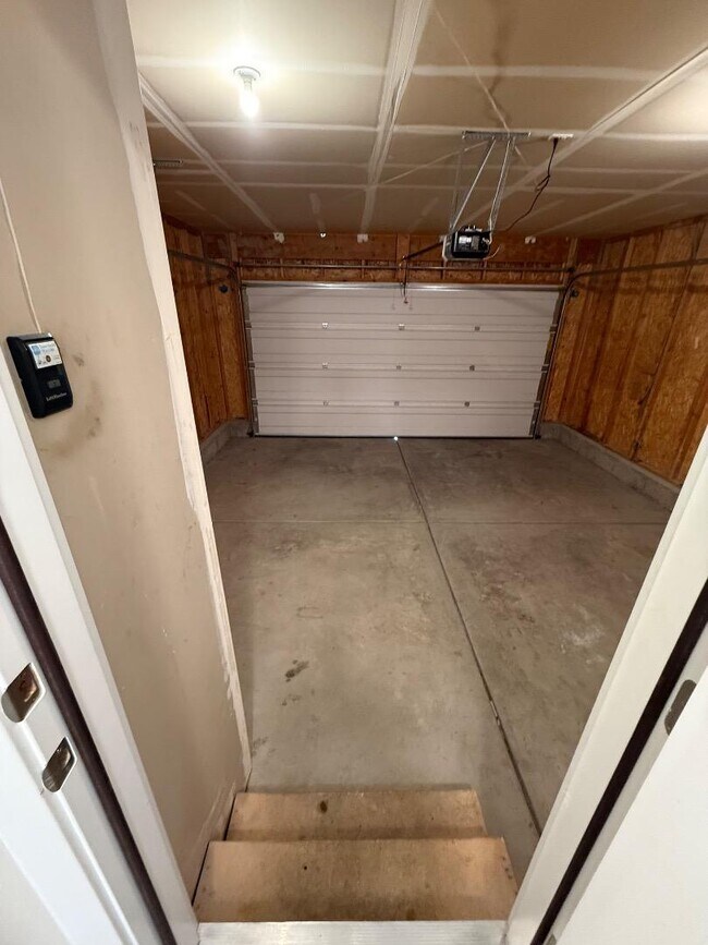 Building Photo - 1375 E Rachel Way