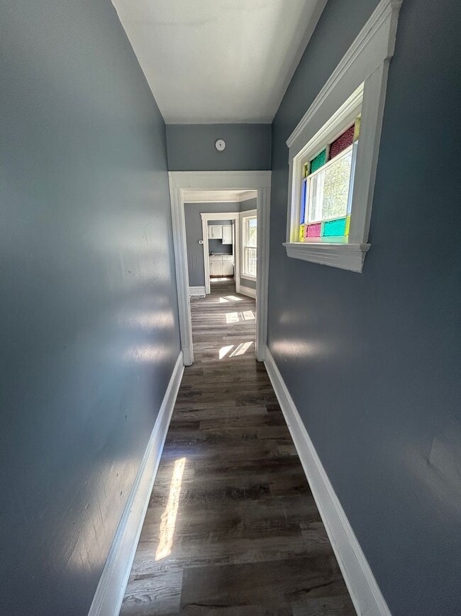Building Photo - Great 2 Story 3 bedroom Section 8 accepted