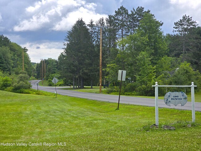 Building Photo - 3098 State Rte 26