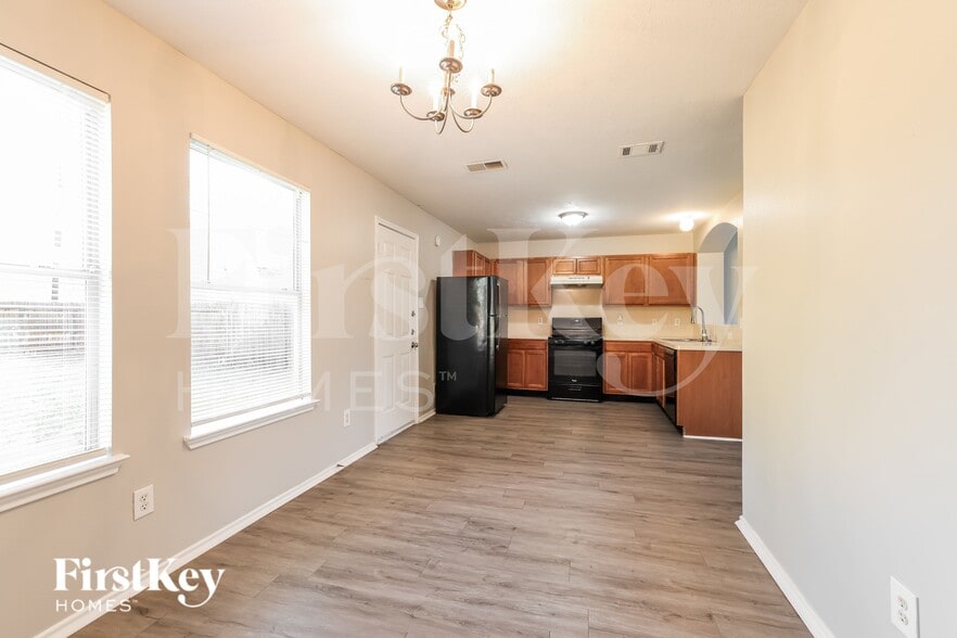 Building Photo - 7507 Kennemer Dr