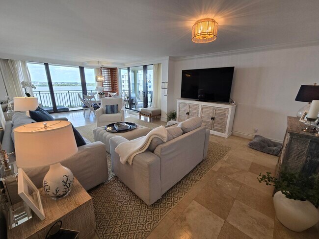 Building Photo - 5460 N Ocean Dr