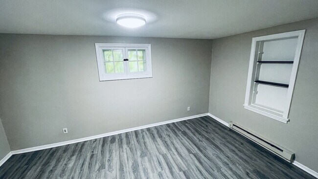 Building Photo - Charming Riverfront Rental in the Heart of...