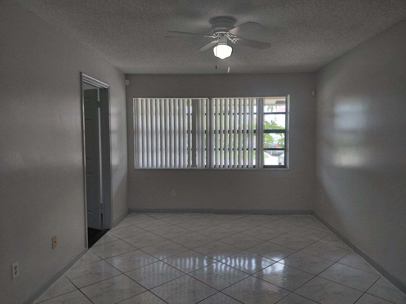 Building Photo - 1322 Pines Ln