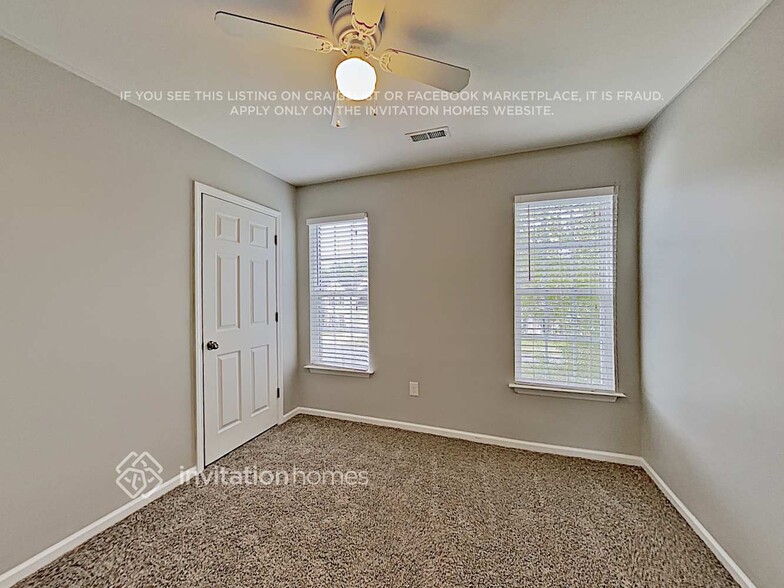 Building Photo - 2204 Genesis Dr