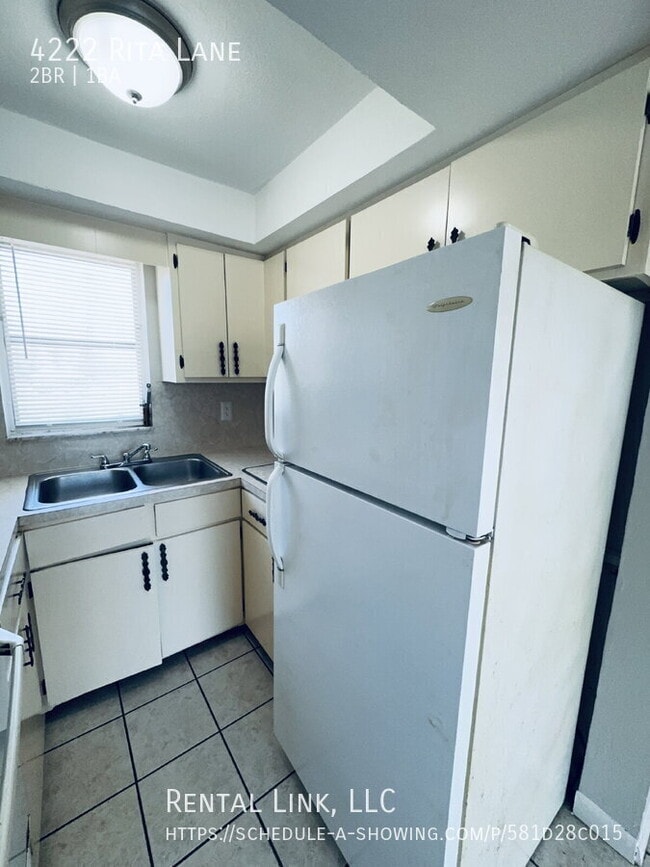 Building Photo - 4222 Rita Ln