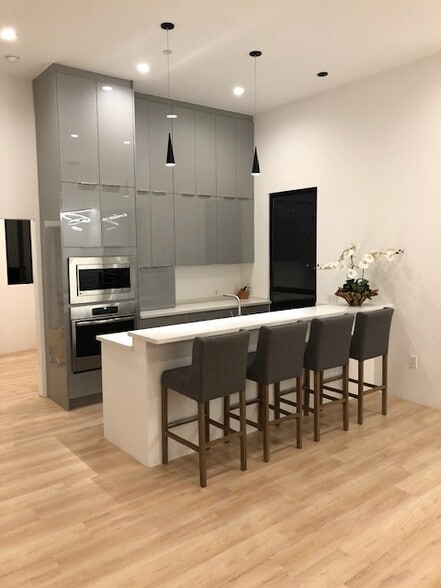 Kitchen - 1282 S Cloverdale Ave