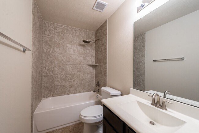 Building Photo - 26302 Fox Ridge Ln