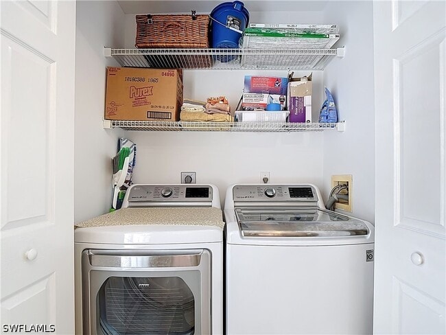 Building Photo - 4970 Deerfield Way