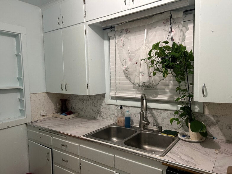 Building Photo - 6405 SE 97th Ave