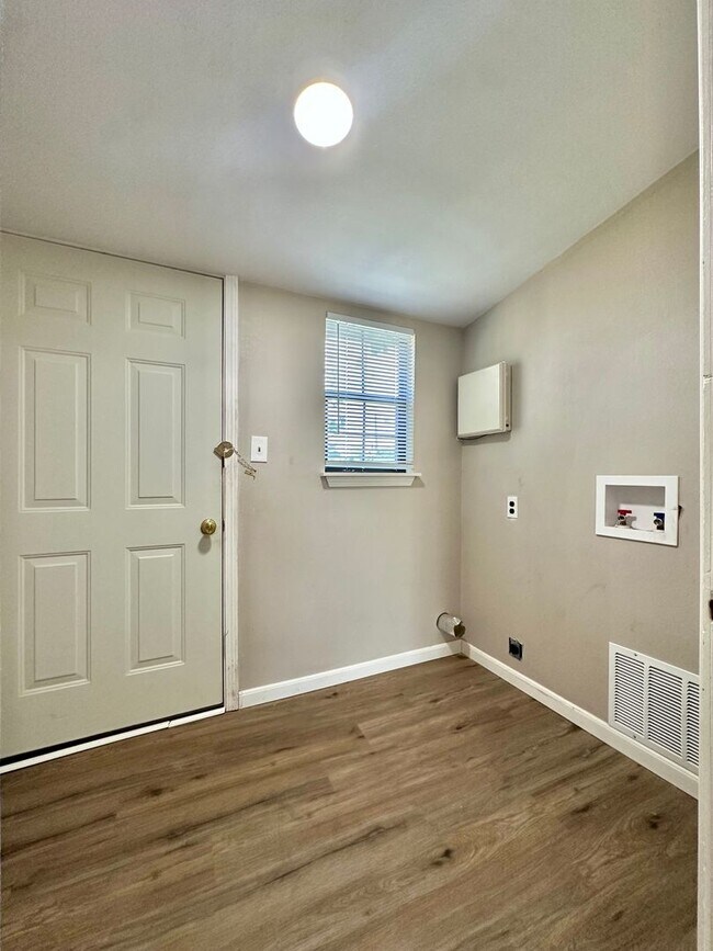 Building Photo - Coming Soon - 3 Bedroom Home Near Bradford...