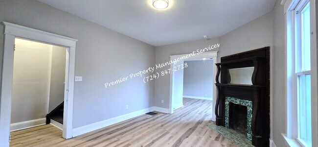 Building Photo - 1429 Hall Ave