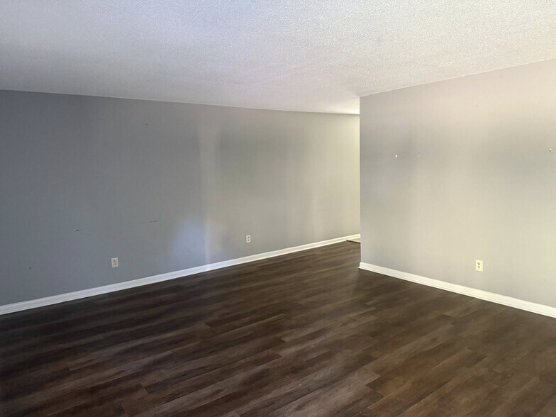 Living room - 132 Circle Dr