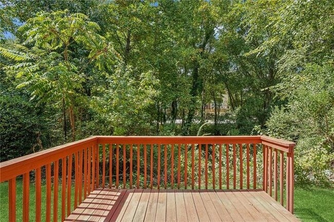 Building Photo - House 3 Beds 3 Bath