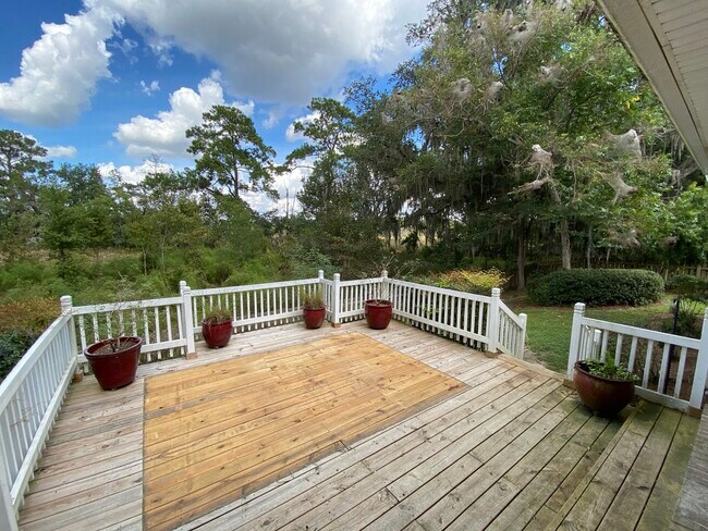 Building Photo - 128 Mosswood Dr