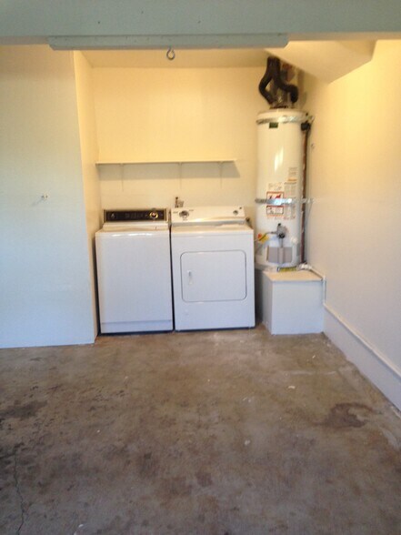 Building Photo - 2003 Lost Oak Dr