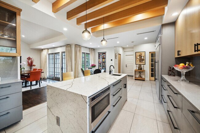 Building Photo - 1902 Chimney Rock Rd