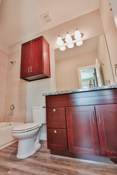 Master Bathroom - 3245 Dixie Dr